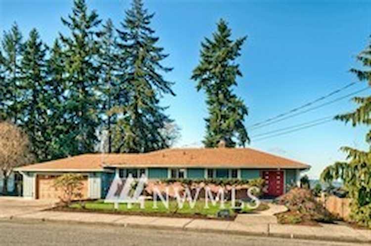 1926 Westridge Ave W University Place, WA 98466
