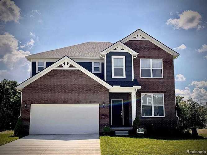 2705 Ironton Dr Commerce Twp, MI 48382