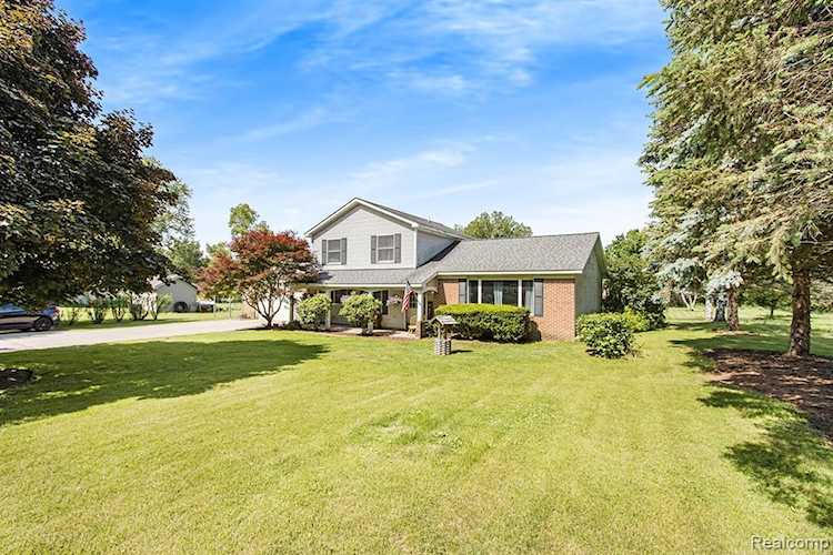 5625 Hillsboro Rd Springfield Twp, MI 48350 | MLS 20221001718 Photo 1