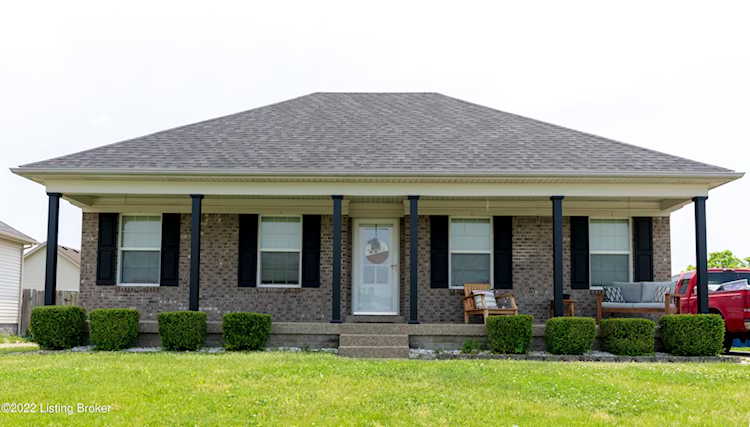 738 Oak Grove Blvd, Shepherdsville, KY 40165 - Oak Grove Estates $200,000 Photo 1