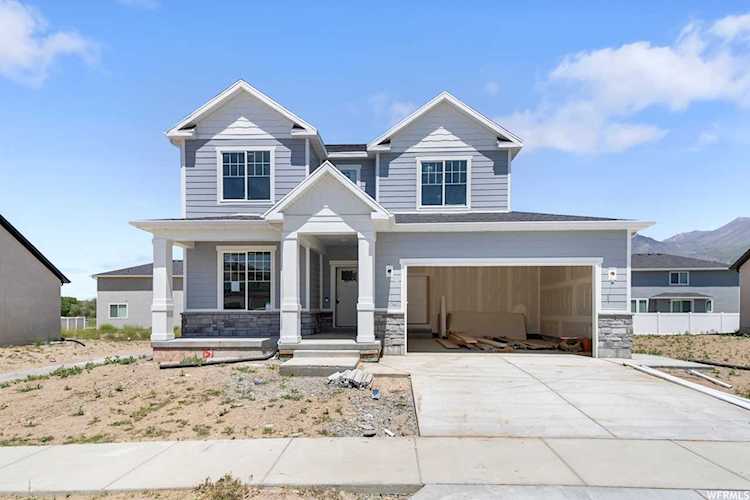 2152 W Pinnacle Ave Mapleton, UT 84664
