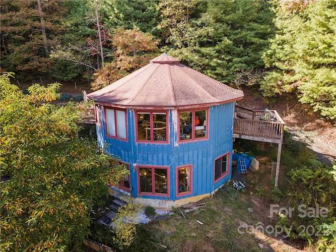 46 Bennett Branch Rd Green Mountain, NC 28740