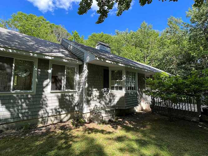 4 Jiminy Dr Wolfeboro, NH 03894