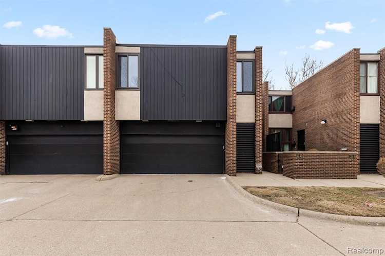 1243 Navarre Place Detroit, MI 48207