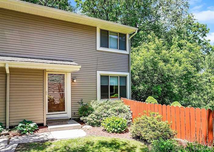 616 Rickett Rd #115 Brighton, MI 48116