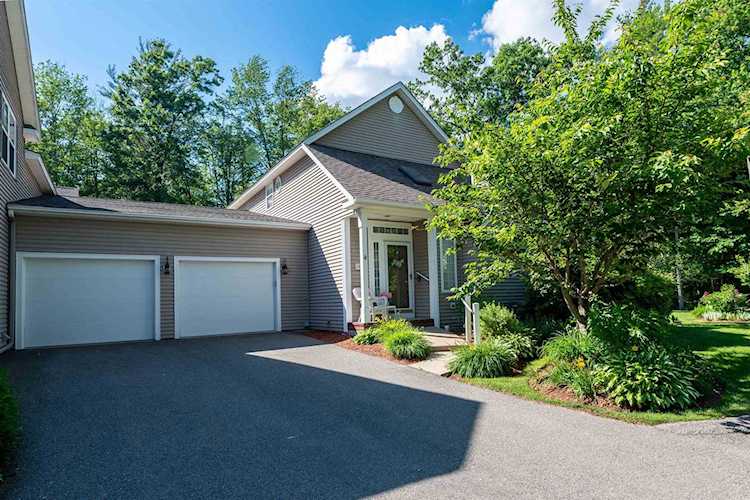 34 Crimson Glory Ln Bedford, NH 03110