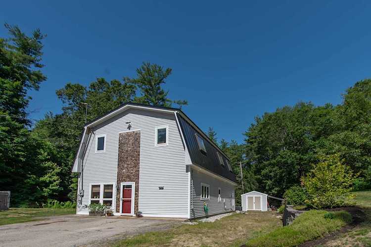 29 Prescott Rd Raymond, NH 03077