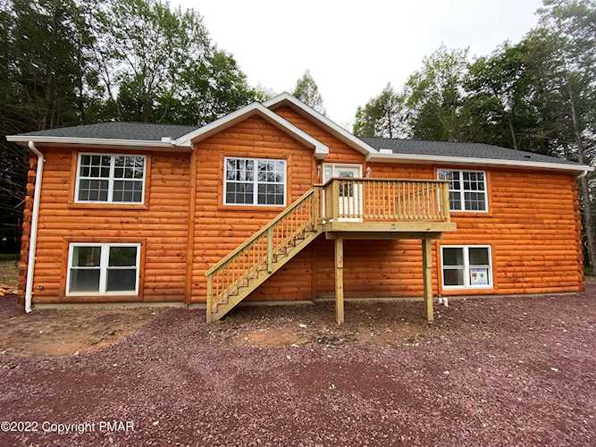 81 Driftwood Rd Blakeslee, PA 18610