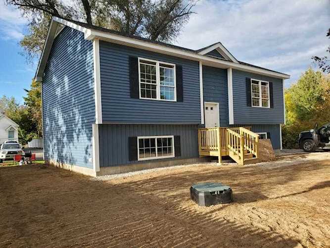 32 Mechanic St Farmington, NH 03835