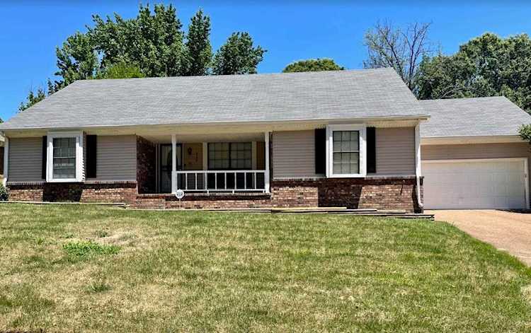 6988 Autumn Crest Cv Memphis, TN 38125