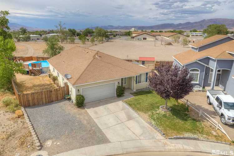 282 Season Dr Fernley, NV 89408-9706