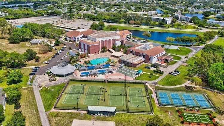 294 Oakridge Q #294 Deerfield Beach, FL 33442