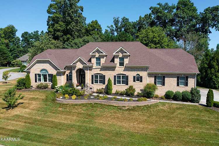 815 Oak Chase Blvd Lenoir City, TN 37772
