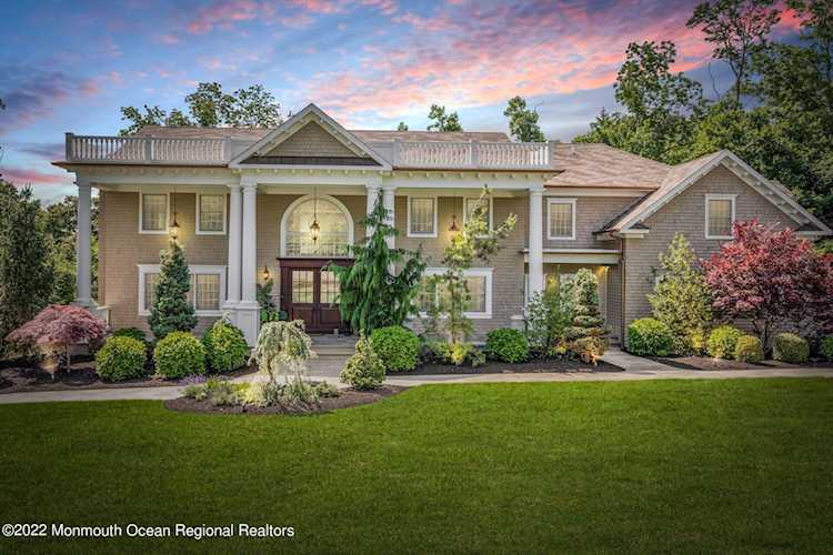 29 Hilltop Dr Little Silver, NJ 07739