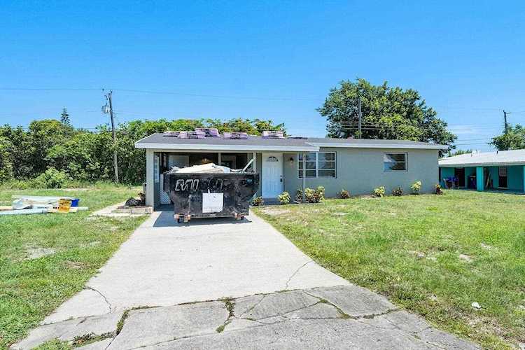 8131 SE Evergreen Street Hobe Sound, FL 33455