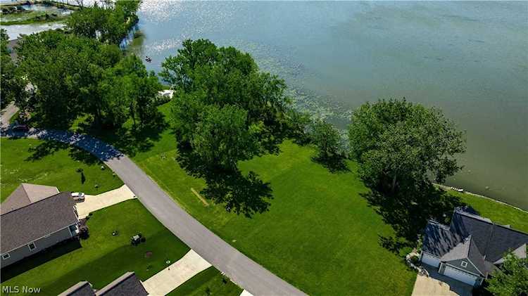 764 Lost Lake Rd Port Clinton, OH 43452