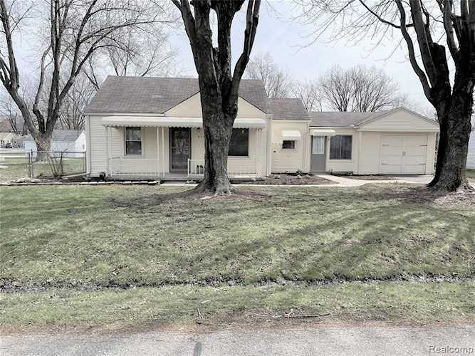 9090 Brookline Ave Plymouth Twp, MI 48170 | MLS 2220028435 Photo 1