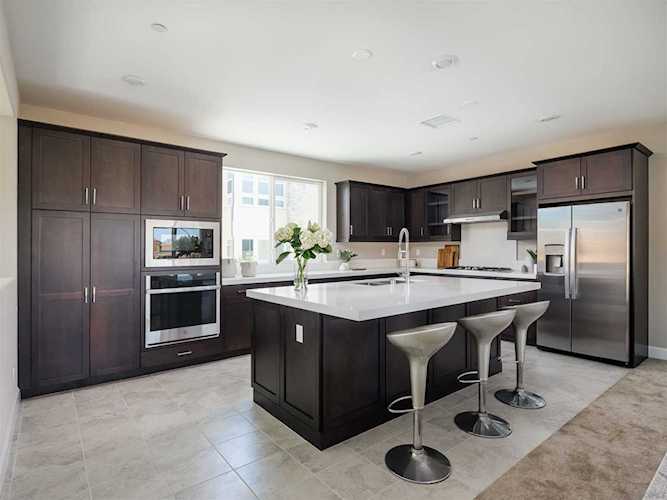 8174 Rose Quartz Circle San Diego, CA 92126