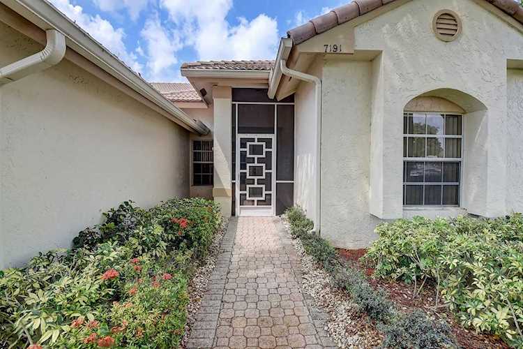 7191 Ashford Lane Boynton Beach, FL 33472