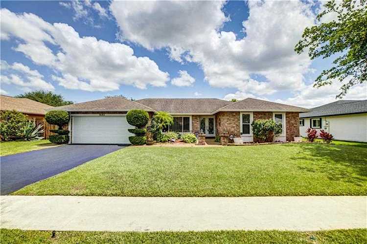 7621 NW 12th Ct Plantation, FL 33322