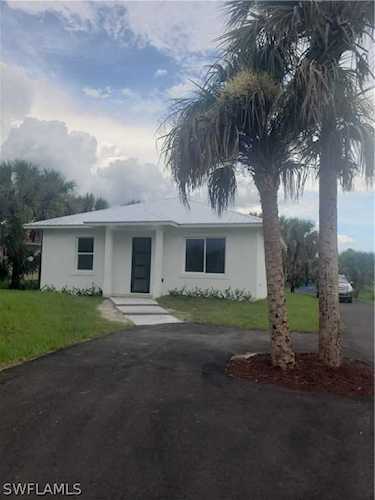 2757 SE 36th Ave Naples, FL 34117 | MLS 222047294 Photo 1
