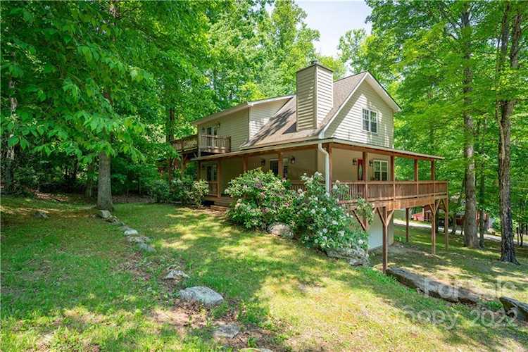 204 Nottingham Rd Maggie Valley, NC 28751