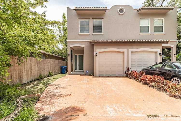 920 SW 2 Court Fort Lauderdale, FL 33312