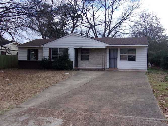 2964 Goodlett AveParkway VillageMemphisRare four bedroom home in Parkway Village in MOVE-IN CONDITION that was professionally remodeled!...Shelby10127356TNWinchester Heights Blk C38118home for sale$125,000 Photo 1