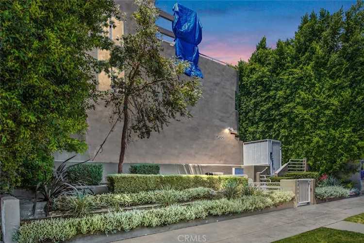 1422 19 Street #D Santa Monica, CA 90404