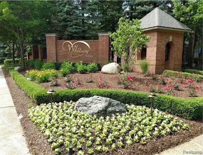 10380 Excalibur Dr Shelby Twp, MI 48315