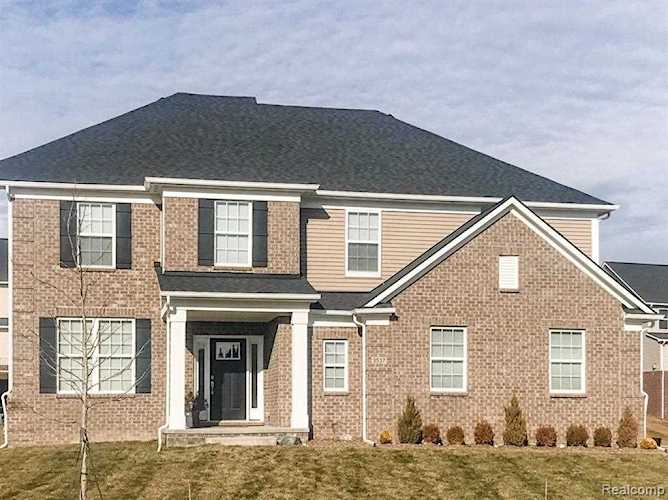 55718 Beacon Shore Dr Shelby Twp, MI 48315 | MLS 2220041982 Photo 1