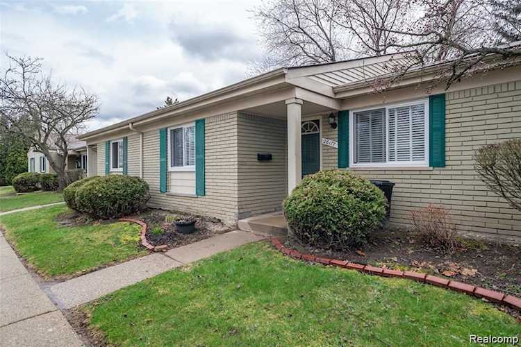 26177 Franklin Pointe Dr Southfield, MI 48034 | MLS 2220027930 Photo 1