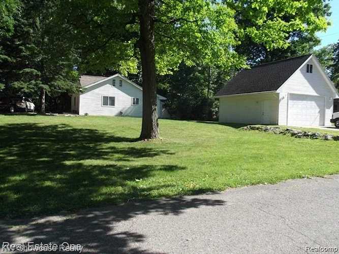 3691 Woodview Ave West Bloomfield Twp, MI 48324