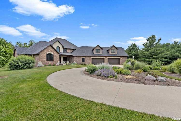 8202 S Hidden Point Rd Glasford, IL 61533
