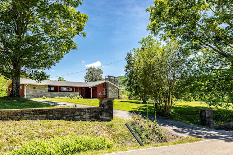 1852 Blockhouse Rd Maryville, TN 37803
