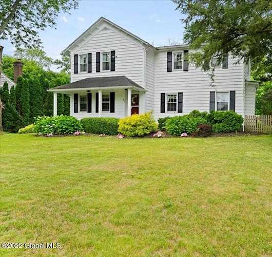 883 Lishakill Rd Niskayuna, NY 12309