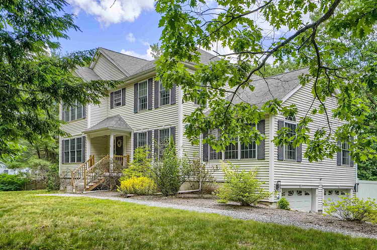 2 Spring Rd Amherst, NH 03031