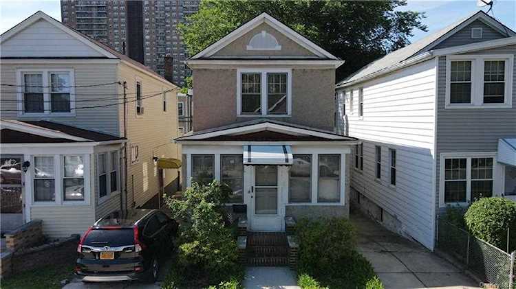 3423 Corlear Avenue Bronx, NY 10463
