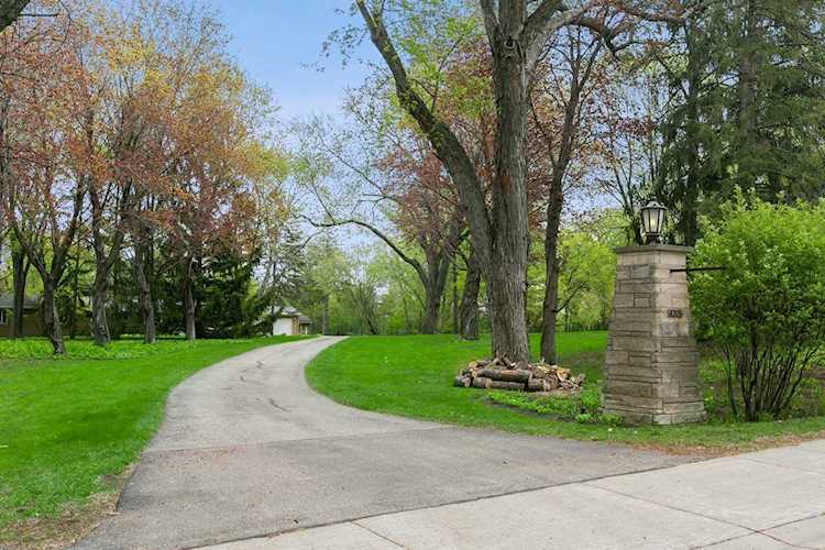 6315 Smithtown Road Victoria, MN 55331