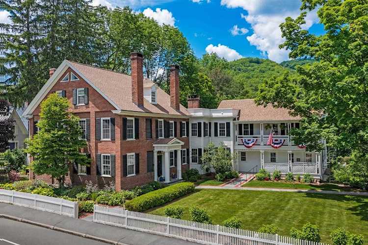 3 Church St Woodstock, VT 05091