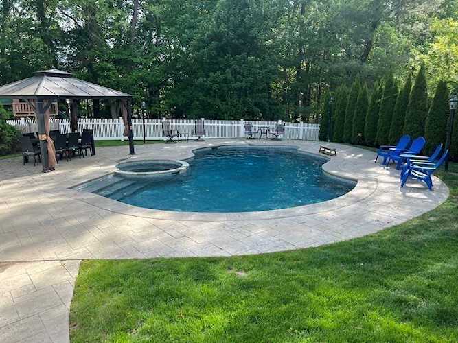 22 Heritage Lane Lynnfield, MA 01940