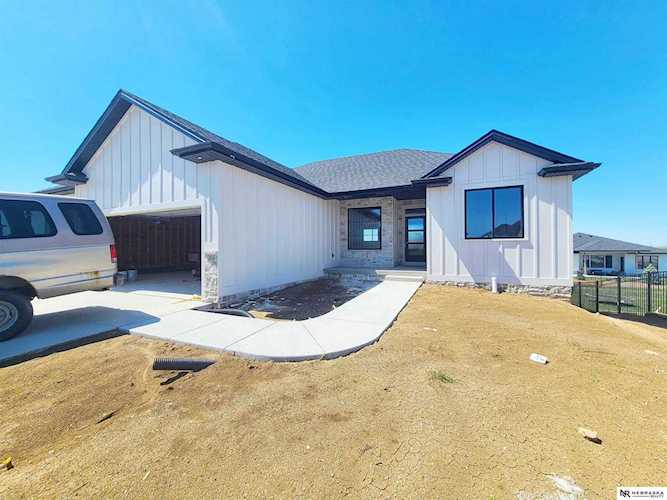 1205 Kantor Ln Hickman, NE 68372 | MLS 22214914 Photo 1