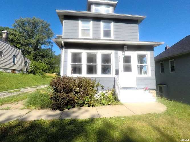 206 15th St Silvis, IL 61282