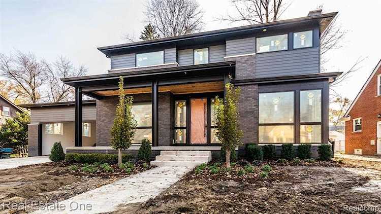 10825 Talbot Ave Huntington Woods, MI 48070