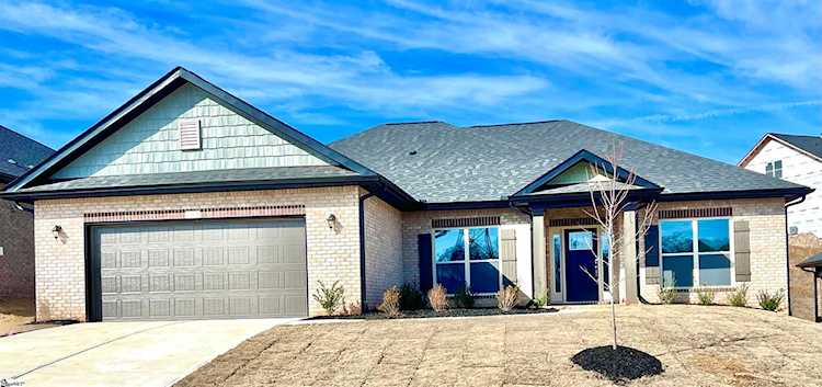 305 Rolling Waters Dr Greenville, SC 29605