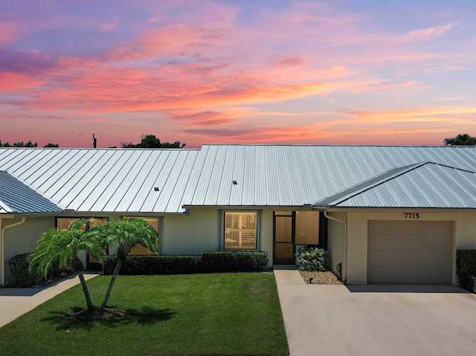 7715 SE Sugar Sand Circle Hobe Sound, FL 33455
