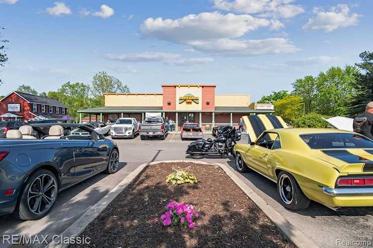 1449 S Milford Rd #9Units Highland Twp, MI 48357