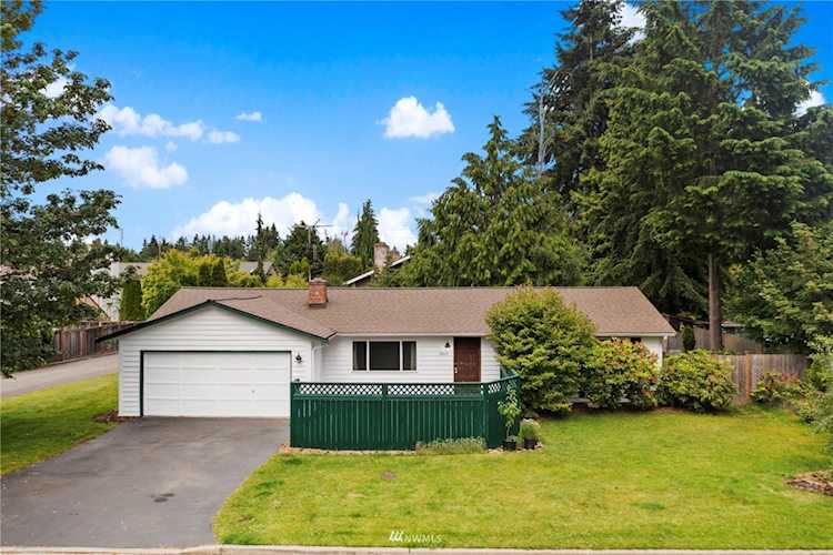 18820 Corliss Ave N Shoreline, WA 98133