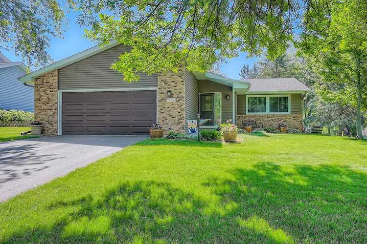 4652 Kingsbury Drive Eagan, MN 55122