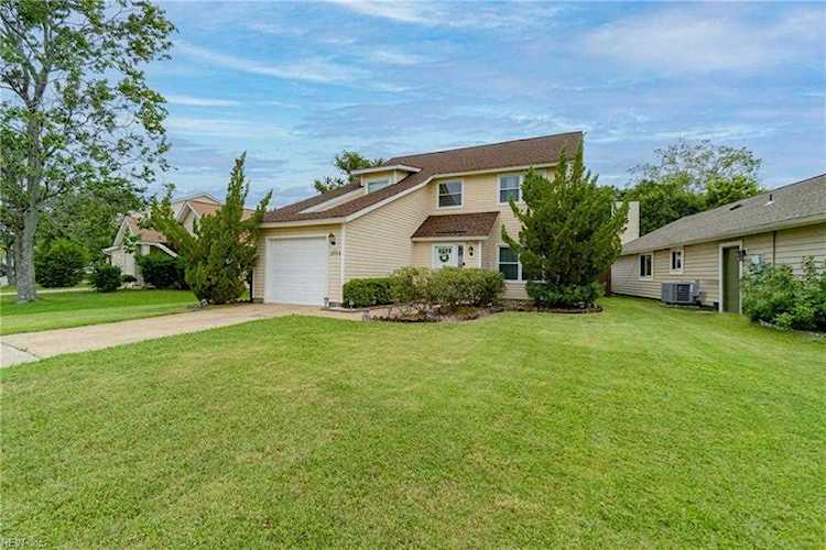 3924 Snug Harbor Dr Virginia Beach, VA 23453